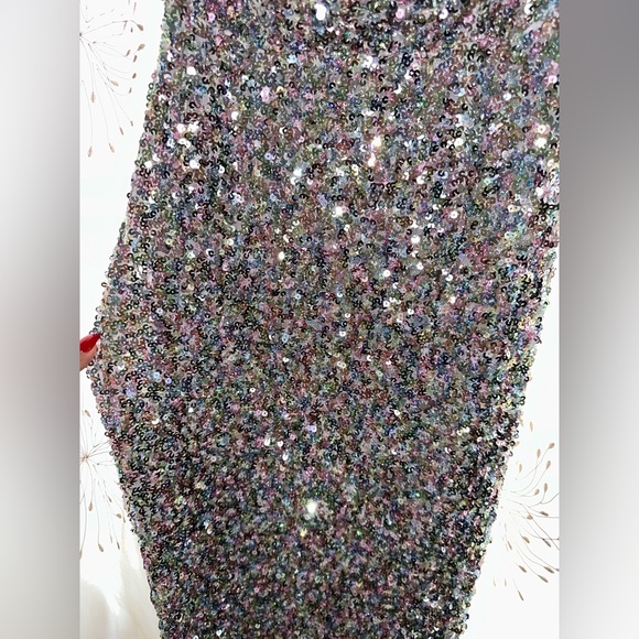 Dress - Picture 7 of 7